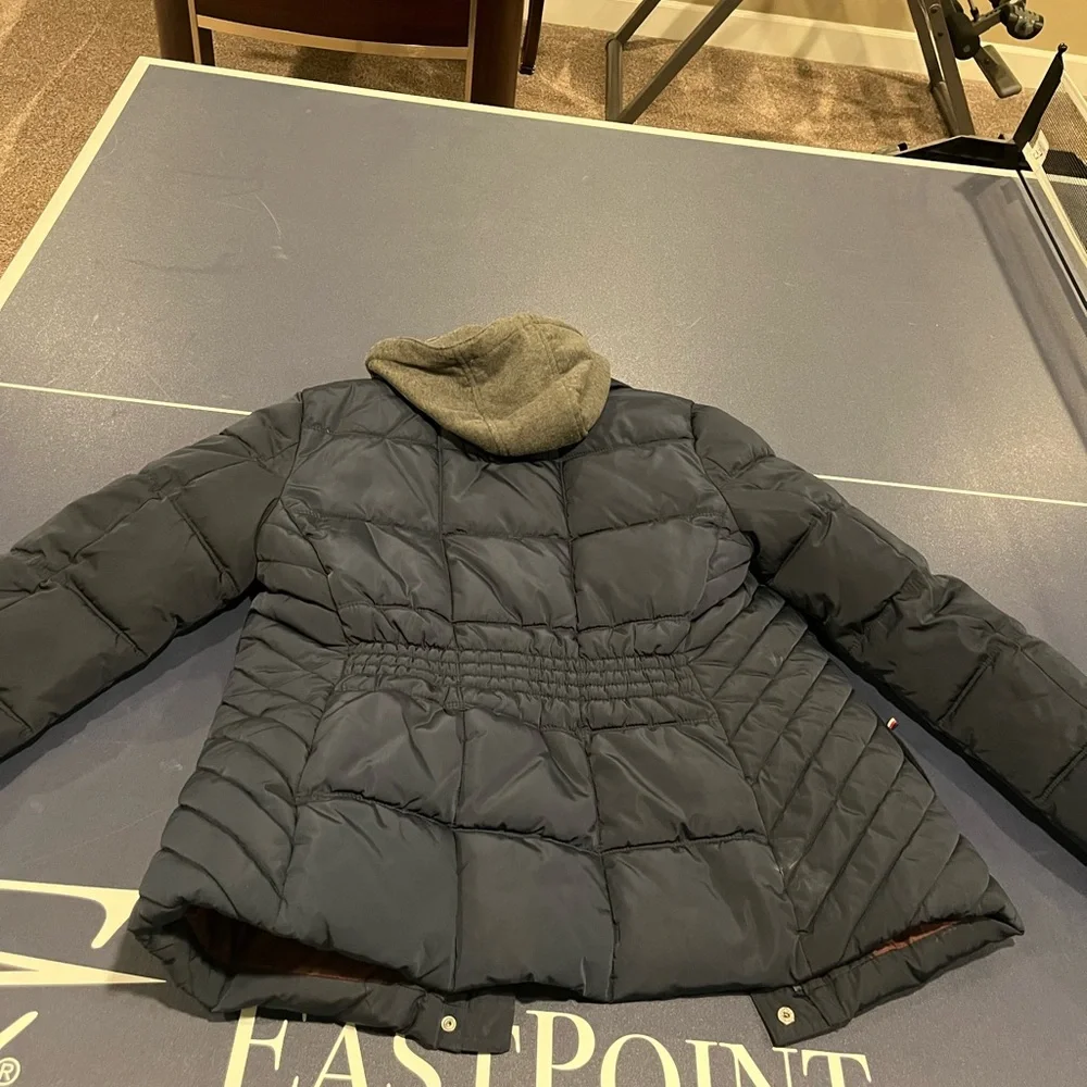 Women’s Navy Puffer Jacket - Picture 7 of 9